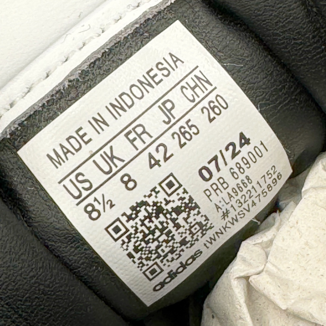 图片[11]-Lv x AD Originals Superstar 经典复古贝壳头板鞋 联名定制配色 LA9668 诞生于1969年 是第一双将全皮面鞋 身与橡胶鞋头结合在一起的低帮篮球鞋 Superstar最开始 是作为高帮篮球鞋Pro Model的低帮版本而出现的 但因为其独特和醒目的橡胶鞋头造型而让大家熟知 被大家形象地称为\\\”shelltoe\\\”贝壳头 在70年代的美国职业篮球场上 接近3/4的NBA球员都将这双Superstar作为场上用鞋 80年代之后 经过不断的改良和发展 Superstar逐渐成为横跨时装、音乐、街头文化、休闲和运动等各大领域的时尚潮鞋 尺码：36 36.5 37 38 38.5 39 40 40.5 41 42 42.5 43 44 44.5 45-选品中心