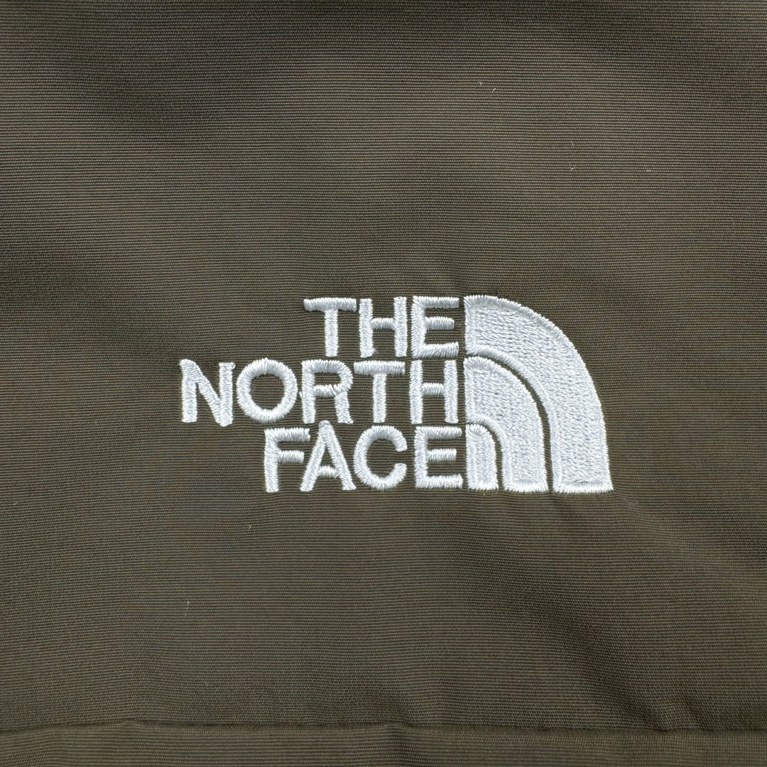 图片[9]-＃暖冬福利 THE NORTH FACE 北面Logo刺绣连帽毛领拉链羽绒服童装 儿童款 The North Face于1966年成立，一直致力于为户外运动员的每一次严酷探索提供专业装备。作全球户外运动领导品牌，The NorthFace以经过专业运动员测试、适应各类户外需求的产品助力探索者不断超越自我，激发人类潜能。 The North Face象征着众多山脉中更冷、更值得挑战的北坡。品牌标志则来自Half Dome，一座位于美国加州Yosemite NationalPark（优胜美地国家公园）里的山峰，中文名字取为「北面」，象征着不畏惧的户外探索精神。1997年，The North Face采用全新的宣传标语「Never Stop Exploring探索永不停止」，体现品牌的探索精神，成为品牌的座右铭。 尺码：110-160 颜色：棕色 黑色 灰绿-选品中心