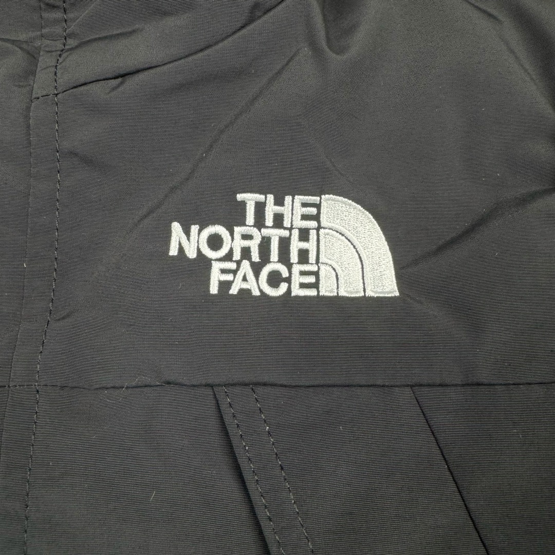 图片[9]-＃暖冬福利 THE NORTH FACE 北面Logo刺绣连帽毛领拉链羽绒服童装 儿童款 The North Face于1966年成立，一直致力于为户外运动员的每一次严酷探索提供专业装备。作全球户外运动领导品牌，The NorthFace以经过专业运动员测试、适应各类户外需求的产品助力探索者不断超越自我，激发人类潜能。 The North Face象征着众多山脉中更冷、更值得挑战的北坡。品牌标志则来自Half Dome，一座位于美国加州Yosemite NationalPark（优胜美地国家公园）里的山峰，中文名字取为「北面」，象征着不畏惧的户外探索精神。1997年，The North Face采用全新的宣传标语「Never Stop Exploring探索永不停止」，体现品牌的探索精神，成为品牌的座右铭。 尺码：110-160 颜色：棕色 黑色 灰绿-选品中心
