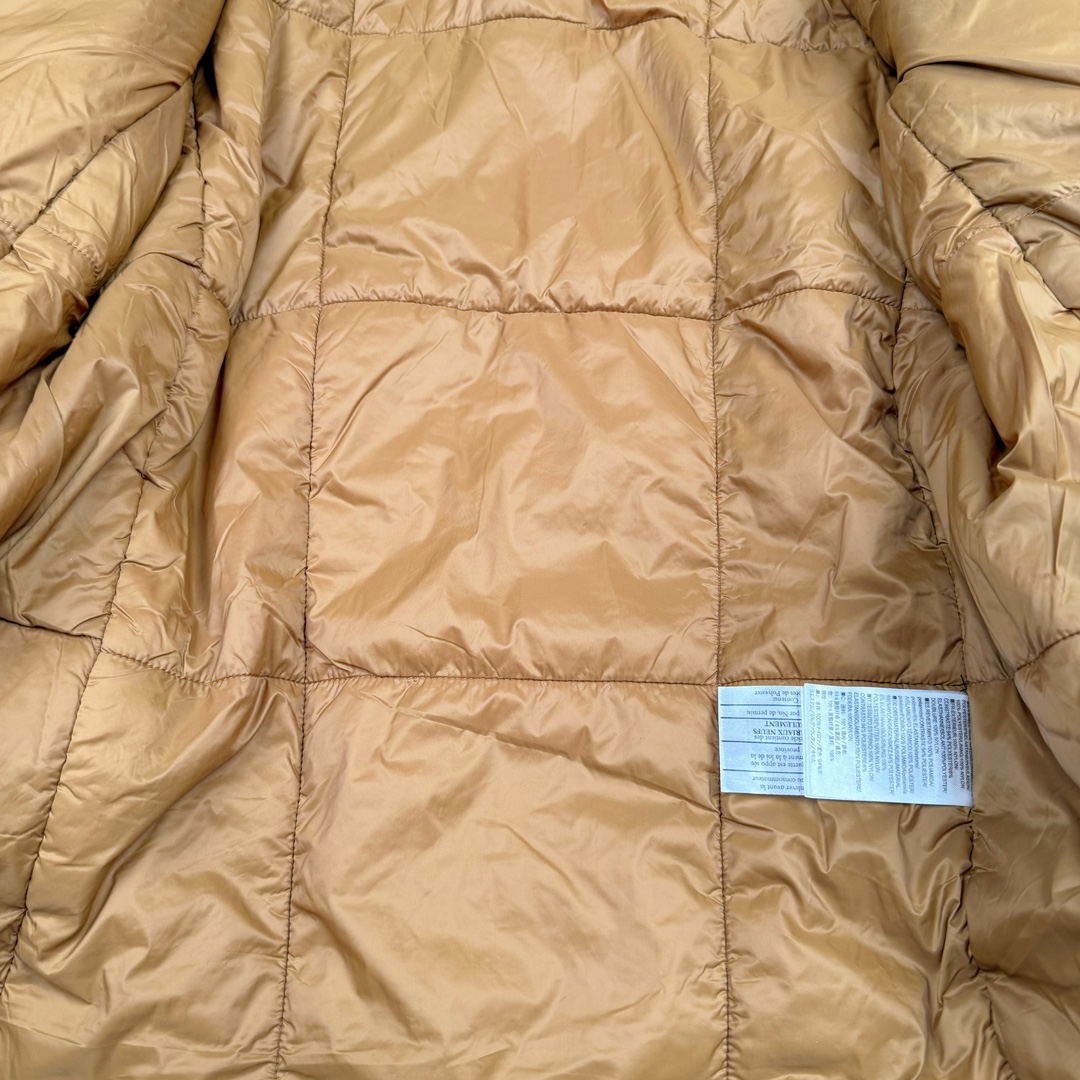 图片[12]-＃SZ Arcteryx Atom AR Hoody 始祖鸟阿童木系列 Lt 户外防水保暖多用途可叠穿做保暖中间层连帽棉服 Atom AR Hoody 作为鸟家棉服系列的代表做产品 这款阿童木棉服可谓是乌的经典作品 今年冬天鸟推出了全新的 AtomARHoody 保暖服 取代了原来的 AtomSVHoody 成为 Atom 系列棉服中最厚的一款 通过逐年的升级为新版的 AtomARHoody 的新型的保暖棉服 比抓绒衣更保暖和轻便 适合极寒冷天气里做内胆 或者深秋初冬气候下单独外穿 面料仍为带防泼水涂层的 Gossamera 防撕裂尼龙面料 内层添加的保温材料则采用了3种密度（120860）的 PLANTLOFT 棉来保证躯体不同部位保暖 透气的不同需要都得到满足 货号： AtomARHoodyMens 定位：该款用途广泛的 Coreloft 保暖衣 既可在寒冷干燥天气作为外套使用 也可作为中间层使用 特征 轻便、耐久的防风面料 可耐磨 采用 DWR 防泼水处理 可防潮 尺码：M-3XL-选品中心