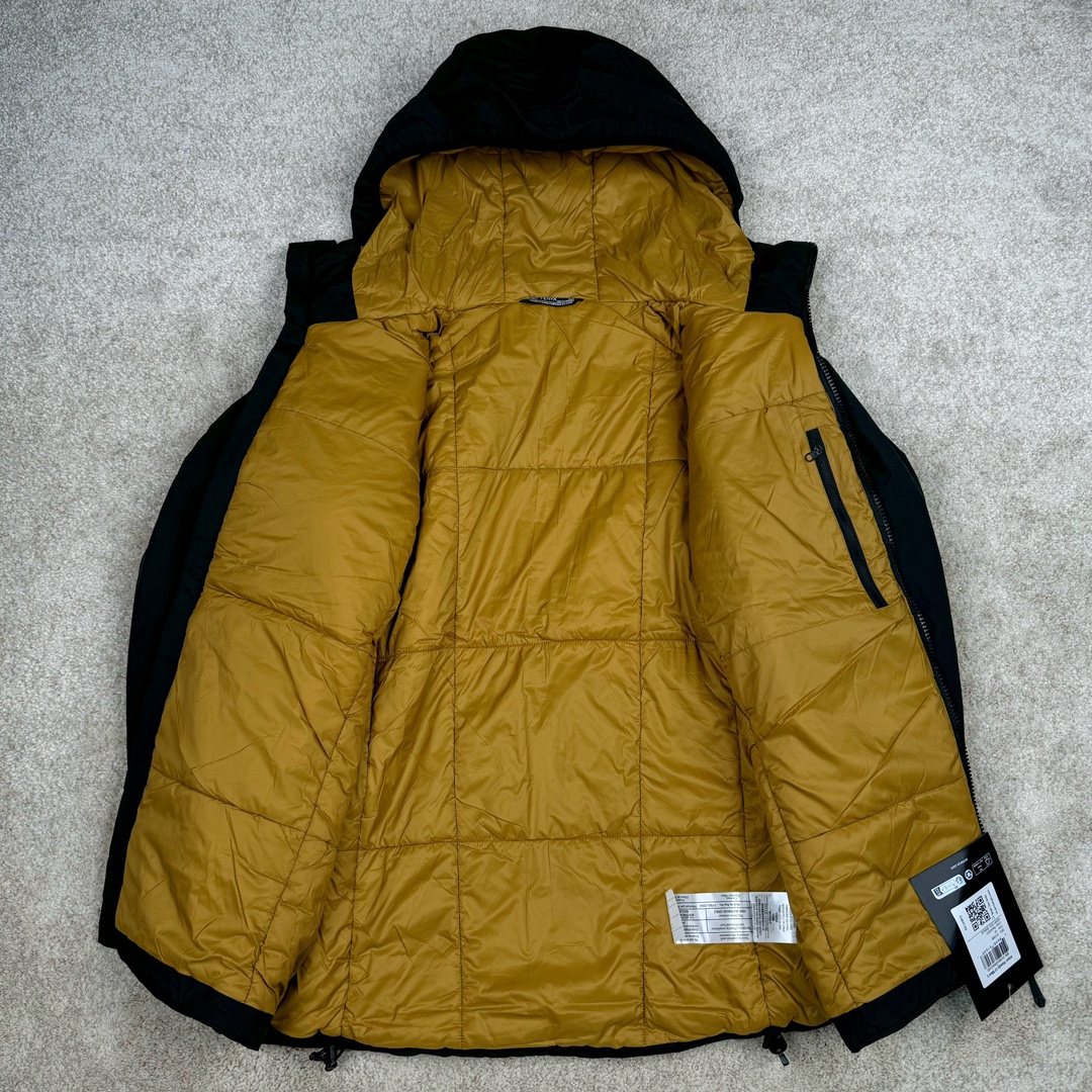 图片[3]-＃SZ Arcteryx Atom AR Hoody 始祖鸟阿童木系列 Lt 户外防水保暖多用途可叠穿做保暖中间层连帽棉服 Atom AR Hoody 作为鸟家棉服系列的代表做产品 这款阿童木棉服可谓是乌的经典作品 今年冬天鸟推出了全新的 AtomARHoody 保暖服 取代了原来的 AtomSVHoody 成为 Atom 系列棉服中最厚的一款 通过逐年的升级为新版的 AtomARHoody 的新型的保暖棉服 比抓绒衣更保暖和轻便 适合极寒冷天气里做内胆 或者深秋初冬气候下单独外穿 面料仍为带防泼水涂层的 Gossamera 防撕裂尼龙面料 内层添加的保温材料则采用了3种密度（120860）的 PLANTLOFT 棉来保证躯体不同部位保暖 透气的不同需要都得到满足 货号： AtomARHoodyMens 定位：该款用途广泛的 Coreloft 保暖衣 既可在寒冷干燥天气作为外套使用 也可作为中间层使用 特征 轻便、耐久的防风面料 可耐磨 采用 DWR 防泼水处理 可防潮 尺码：M-3XL-选品中心