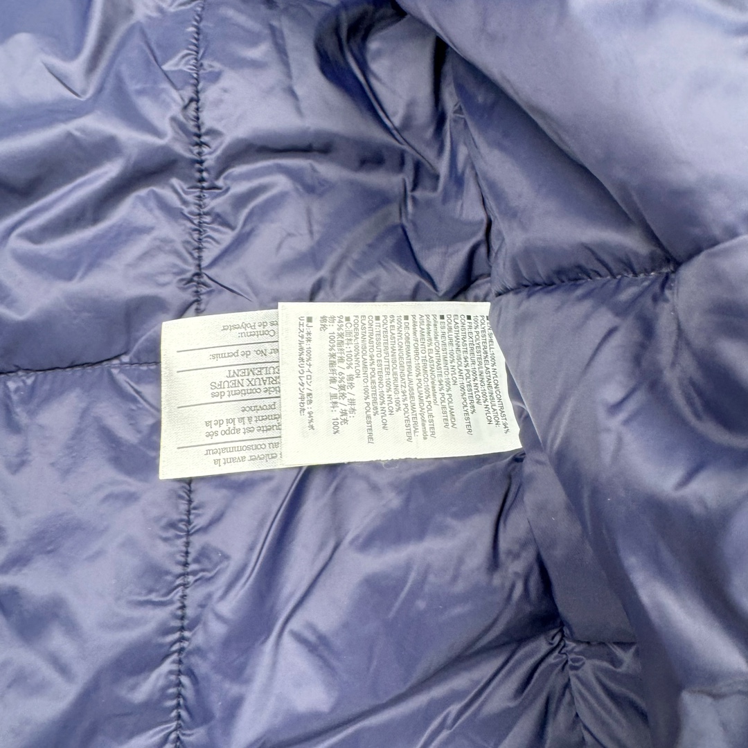 图片[10]-＃SZ Arcteryx Atom AR Hoody 始祖鸟阿童木系列 Lt 户外防水保暖多用途可叠穿做保暖中间层连帽棉服 Atom AR Hoody 作为鸟家棉服系列的代表做产品 这款阿童木棉服可谓是乌的经典作品 今年冬天鸟推出了全新的 AtomARHoody 保暖服 取代了原来的 AtomSVHoody 成为 Atom 系列棉服中最厚的一款 通过逐年的升级为新版的 AtomARHoody 的新型的保暖棉服 比抓绒衣更保暖和轻便 适合极寒冷天气里做内胆 或者深秋初冬气候下单独外穿 面料仍为带防泼水涂层的 Gossamera 防撕裂尼龙面料 内层添加的保温材料则采用了3种密度（120860）的 PLANTLOFT 棉来保证躯体不同部位保暖 透气的不同需要都得到满足 货号： AtomARHoodyMens 定位：该款用途广泛的 Coreloft 保暖衣 既可在寒冷干燥天气作为外套使用 也可作为中间层使用 特征 轻便、耐久的防风面料 可耐磨 采用 DWR 防泼水处理 可防潮 尺码：M-3XL-选品中心