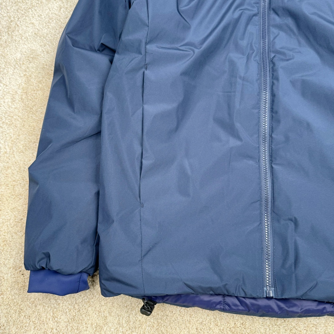 图片[5]-＃SZ Arcteryx Atom AR Hoody 始祖鸟阿童木系列 Lt 户外防水保暖多用途可叠穿做保暖中间层连帽棉服 Atom AR Hoody 作为鸟家棉服系列的代表做产品 这款阿童木棉服可谓是乌的经典作品 今年冬天鸟推出了全新的 AtomARHoody 保暖服 取代了原来的 AtomSVHoody 成为 Atom 系列棉服中最厚的一款 通过逐年的升级为新版的 AtomARHoody 的新型的保暖棉服 比抓绒衣更保暖和轻便 适合极寒冷天气里做内胆 或者深秋初冬气候下单独外穿 面料仍为带防泼水涂层的 Gossamera 防撕裂尼龙面料 内层添加的保温材料则采用了3种密度（120860）的 PLANTLOFT 棉来保证躯体不同部位保暖 透气的不同需要都得到满足 货号： AtomARHoodyMens 定位：该款用途广泛的 Coreloft 保暖衣 既可在寒冷干燥天气作为外套使用 也可作为中间层使用 特征 轻便、耐久的防风面料 可耐磨 采用 DWR 防泼水处理 可防潮 尺码：M-3XL-选品中心