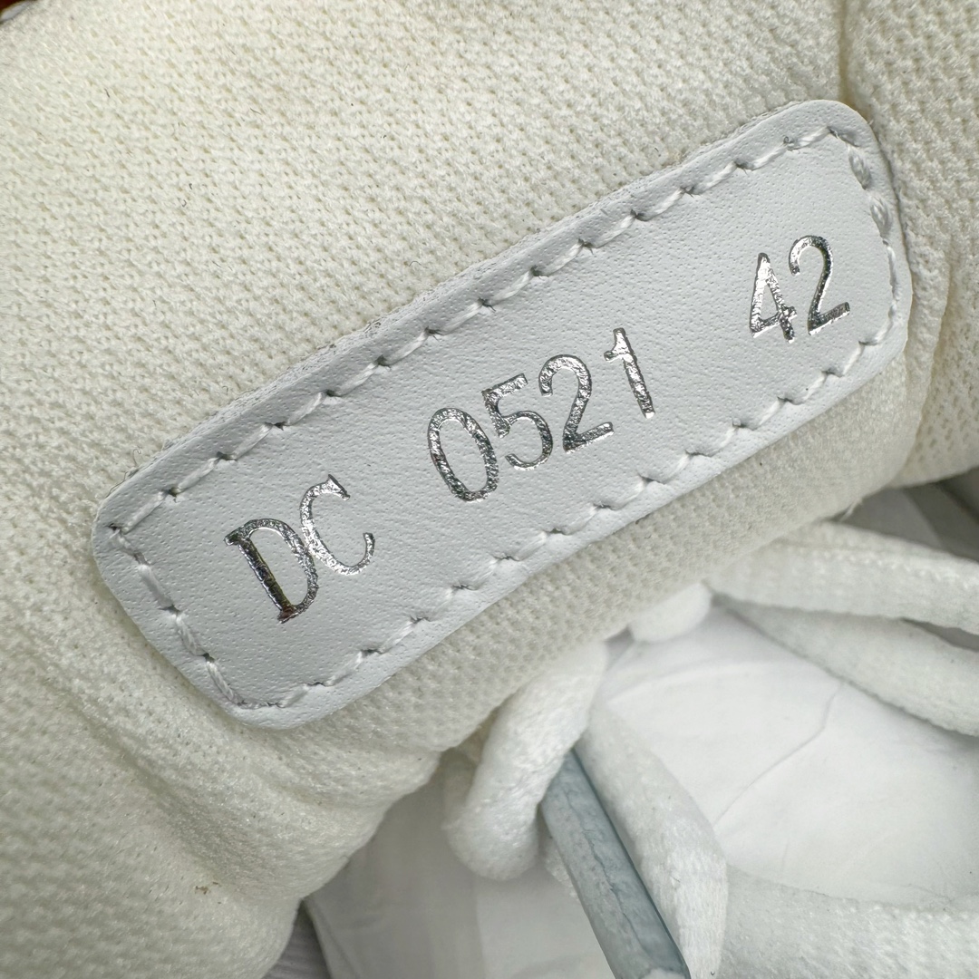 图片[14]-＃GD广顶 Dior B30 迪奥网眼织物低帮运动休闲鞋 原版开模 海淘专供品质同渠道货源 全套专柜原装配件 该款系列采用黑网色眼织物白和色科技料面精心制 作饰以反光“CD30”图形标志 外格轻盈的刻雕效果橡胶鞋搭底配标志性点的缀提升格调 内弹部力细节塑造想理的舒适穿着体验可与各休式闲造型配搭 彰显尚时现代的运风动范 正常尺码：39 40 41 42 43 44 45-选品中心