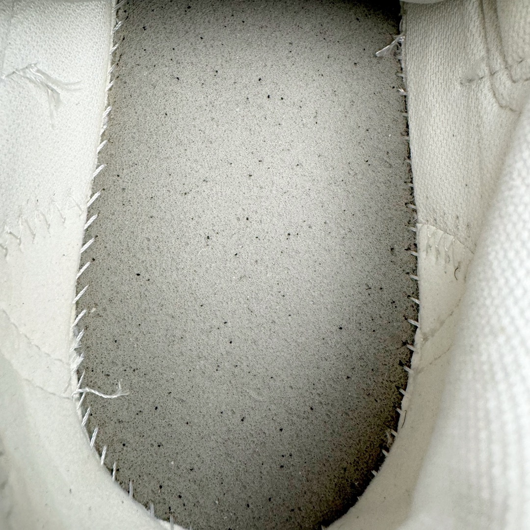 图片[12]-＃GD广顶 Dior B30 迪奥网眼织物低帮运动休闲鞋 原版开模 海淘专供品质同渠道货源 全套专柜原装配件 该款系列采用黑网色眼织物白和色科技料面精心制 作饰以反光“CD30”图形标志 外格轻盈的刻雕效果橡胶鞋搭底配标志性点的缀提升格调 内弹部力细节塑造想理的舒适穿着体验可与各休式闲造型配搭 彰显尚时现代的运风动范 正常尺码：39 40 41 42 43 44 45-选品中心