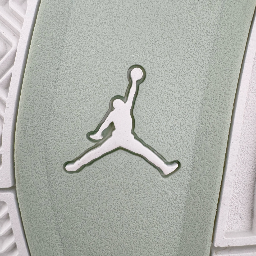 图片[11]-＃K版纯原 Air Jordan AJ4 \\\”Seafoam\\\” 薄荷绿 HV0823-003 全新升级改良 原鞋原楦原纸板同源开发 完美呈现乔4的版型 内侧正确双色网格 还原细节 原厂皮料 正确气垫颜色 正确网格工艺 正确拉帮工艺 全鞋原装材料制作 原档案原模具打造 支持全方位与正品对比 尺码：36 36.5 37.5 38 38.5 39 40 40.5 41 42 42.5 43 44 44.5 45 46 47.5-选品中心