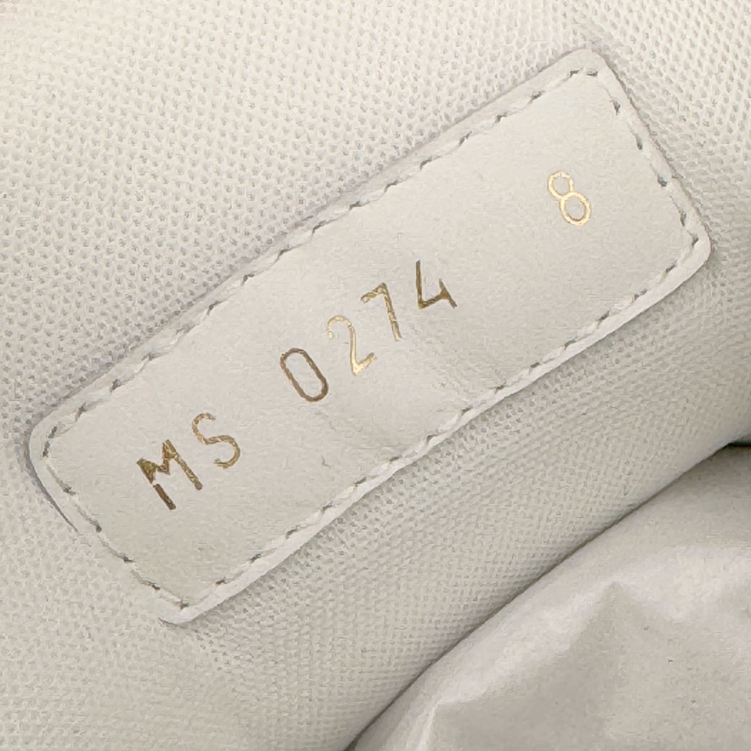 图片[12]-＃GD广顶 Louis Vuitton Trainer lv路易威登时装走秀运动时尚板鞋 外贸零售特供批次 2023全新纸板数据 印花高频效果碾压市面 市售天花板产物 耗时半年巨作 全套原厂新版原纸板楦头开发 原厂特供皮料加持 市场所有版本中综合最强的货品 GD实力大厂出品 全网最全配色更新最快 最成熟的做工稳定的品控 完美鞋型超高的清洁度 零毛边线头瑕疵 全套原楦原纸版原鞋开模 全网最具灵魂的版型 正确原装黄色鞋盒 正确中底印花 鞋面印花3D高频深度立体 全鞋电脑针车 紧密相连 针距密度一致 环保乳胶注塑鞋垫 厚度脚感还原原版 皮面裁剪部位 统一油边封口工艺 原装橡胶大底含胶量大底组合零偏差 专柜全套包装 防尘袋 说明书 质保卡 男女鞋 尺码：35 36 37 38 39 40 41 42 43 44 45-选品中心