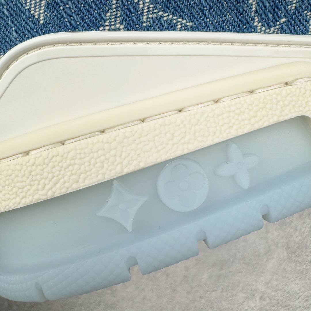 图片[19]-＃GD广顶 Louis Vuitton Trainer lv路易威登时装走秀运动时尚板鞋 外贸零售特供批次 2023全新纸板数据 印花高频效果碾压市面 市售天花板产物 耗时半年巨作 全套原厂新版原纸板楦头开发 原厂特供皮料加持 市场所有版本中综合最强的货品 GD实力大厂出品 全网最全配色更新最快 最成熟的做工稳定的品控 完美鞋型超高的清洁度 零毛边线头瑕疵 全套原楦原纸版原鞋开模 全网最具灵魂的版型 正确原装黄色鞋盒 正确中底印花 鞋面印花3D高频深度立体 全鞋电脑针车 紧密相连 针距密度一致 环保乳胶注塑鞋垫 厚度脚感还原原版 皮面裁剪部位 统一油边封口工艺 原装橡胶大底含胶量大底组合零偏差 专柜全套包装 防尘袋 说明书 质保卡 男女鞋 尺码：35 36 37 38 39 40 41 42 43 44 45-选品中心