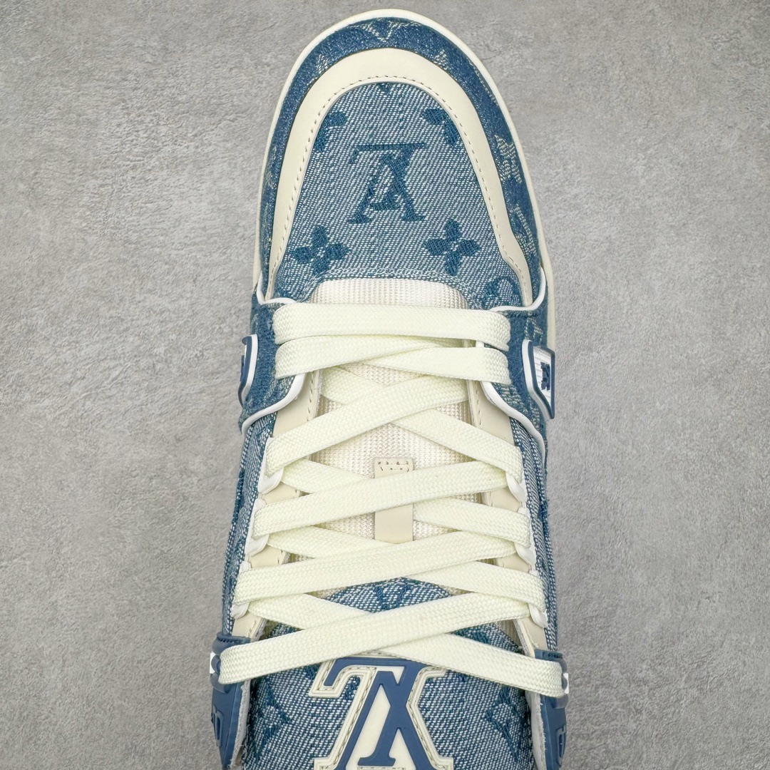 图片[4]-＃GD广顶 Louis Vuitton Trainer lv路易威登时装走秀运动时尚板鞋 外贸零售特供批次 2023全新纸板数据 印花高频效果碾压市面 市售天花板产物 耗时半年巨作 全套原厂新版原纸板楦头开发 原厂特供皮料加持 市场所有版本中综合最强的货品 GD实力大厂出品 全网最全配色更新最快 最成熟的做工稳定的品控 完美鞋型超高的清洁度 零毛边线头瑕疵 全套原楦原纸版原鞋开模 全网最具灵魂的版型 正确原装黄色鞋盒 正确中底印花 鞋面印花3D高频深度立体 全鞋电脑针车 紧密相连 针距密度一致 环保乳胶注塑鞋垫 厚度脚感还原原版 皮面裁剪部位 统一油边封口工艺 原装橡胶大底含胶量大底组合零偏差 专柜全套包装 防尘袋 说明书 质保卡 男女鞋 尺码：35 36 37 38 39 40 41 42 43 44 45-选品中心