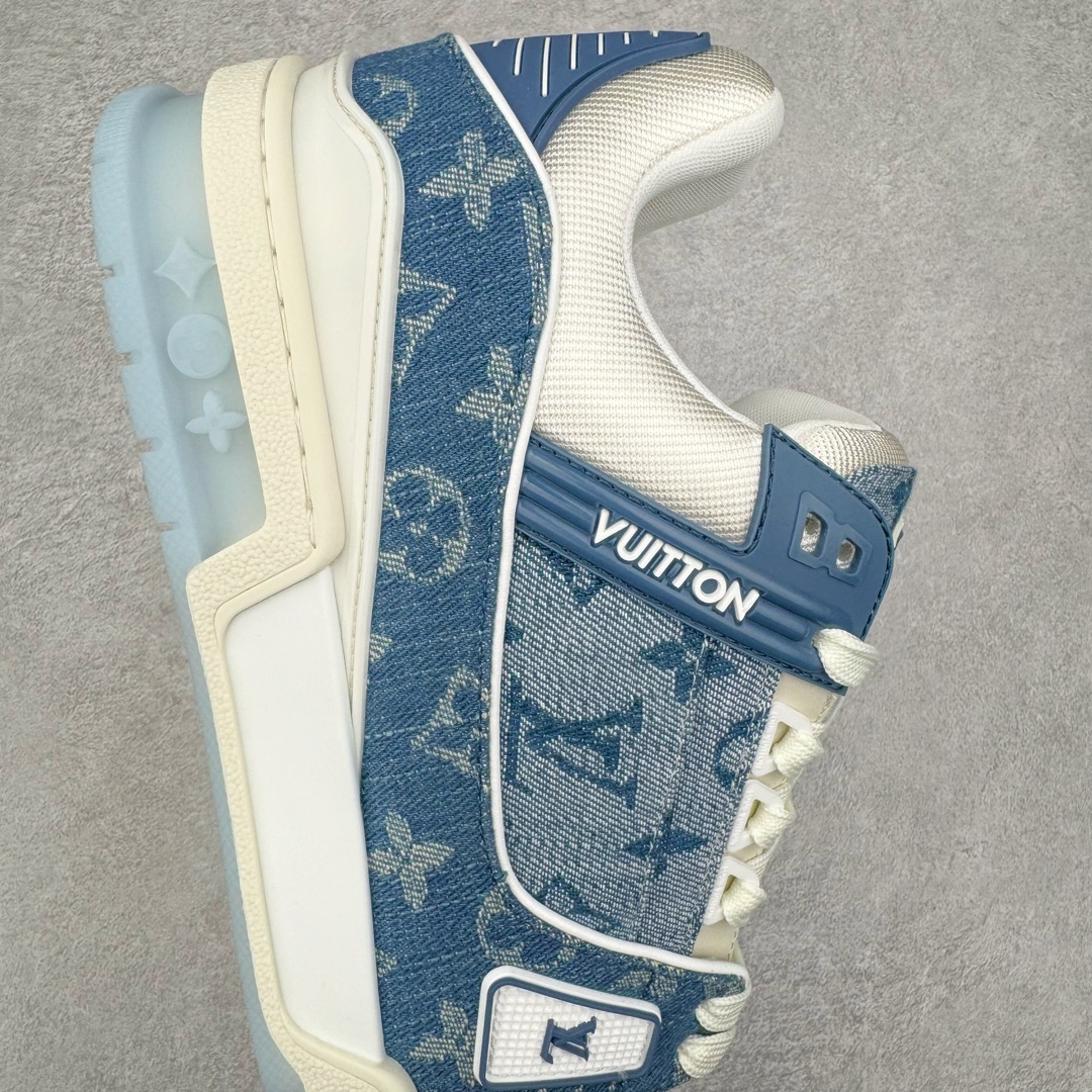 图片[6]-＃GD广顶 Louis Vuitton Trainer lv路易威登时装走秀运动时尚板鞋 外贸零售特供批次 2023全新纸板数据 印花高频效果碾压市面 市售天花板产物 耗时半年巨作 全套原厂新版原纸板楦头开发 原厂特供皮料加持 市场所有版本中综合最强的货品 GD实力大厂出品 全网最全配色更新最快 最成熟的做工稳定的品控 完美鞋型超高的清洁度 零毛边线头瑕疵 全套原楦原纸版原鞋开模 全网最具灵魂的版型 正确原装黄色鞋盒 正确中底印花 鞋面印花3D高频深度立体 全鞋电脑针车 紧密相连 针距密度一致 环保乳胶注塑鞋垫 厚度脚感还原原版 皮面裁剪部位 统一油边封口工艺 原装橡胶大底含胶量大底组合零偏差 专柜全套包装 防尘袋 说明书 质保卡 男女鞋 尺码：35 36 37 38 39 40 41 42 43 44 45-选品中心