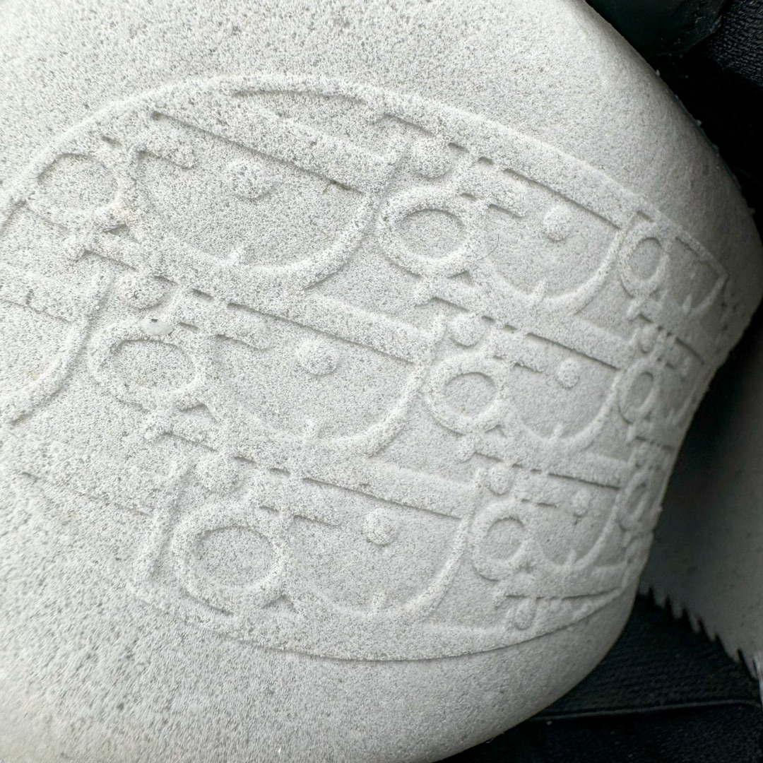 图片[10]-＃GD广顶 Dior B30 迪奥网眼织物低帮运动休闲鞋 原版开模 海淘专供品质同渠道货源 全套专柜原装配件 该款系列采用黑网色眼织物白和色科技料面精心制 作饰以反光“CD30”图形标志 外格轻盈的刻雕效果橡胶鞋搭底配标志性点的缀提升格调 内弹部力细节塑造想理的舒适穿着体验可与各休式闲造型配搭 彰显尚时现代的运风动范 正常尺码：39 40 41 42 43 44 45-选品中心