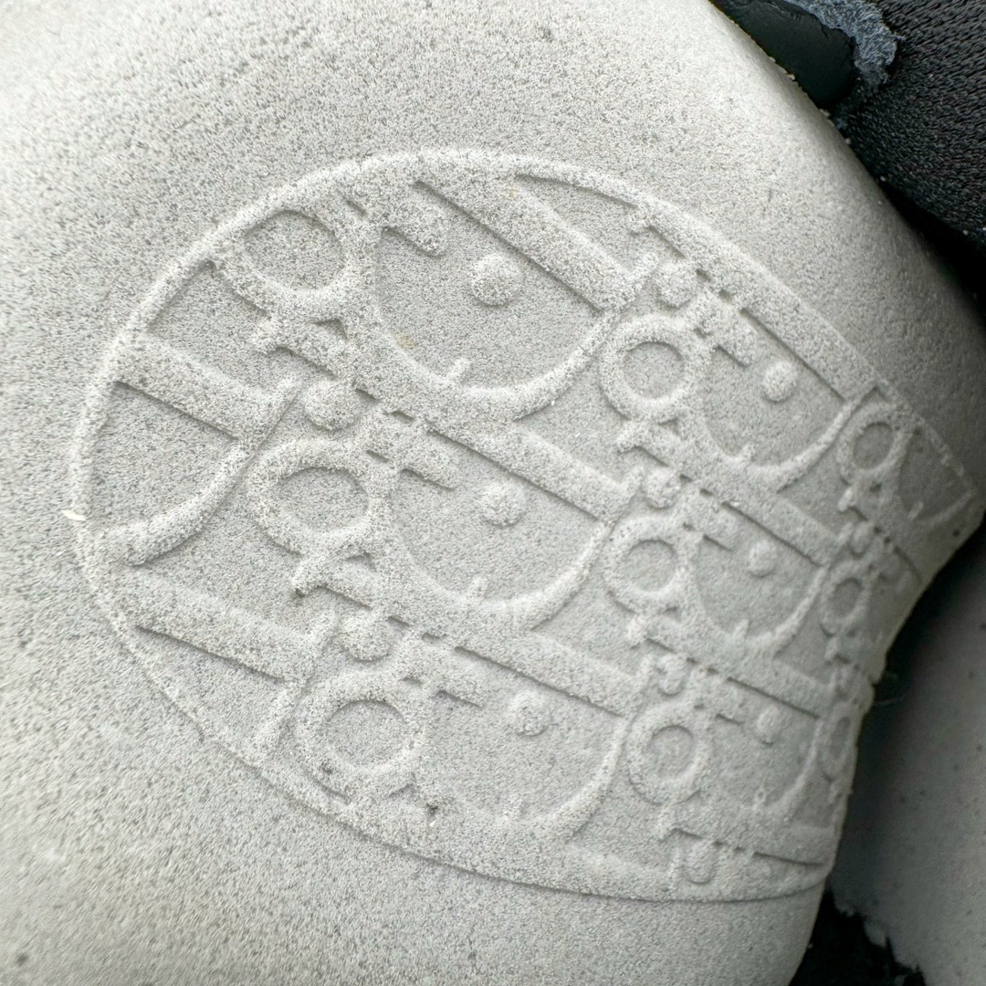 图片[11]-＃GD广顶 Dior B30 迪奥网眼织物低帮运动休闲鞋 原版开模 海淘专供品质同渠道货源 全套专柜原装配件 该款系列采用黑网色眼织物白和色科技料面精心制 作饰以反光“CD30”图形标志 外格轻盈的刻雕效果橡胶鞋搭底配标志性点的缀提升格调 内弹部力细节塑造想理的舒适穿着体验可与各休式闲造型配搭 彰显尚时现代的运风动范 正常尺码：39 40 41 42 43 44 45-选品中心