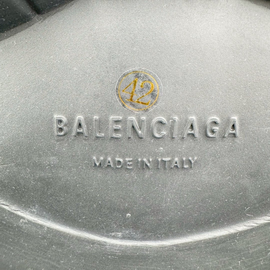 图片[20]-＃GD广顶 Balenciaga Stomper 巴黎世家帆布拉链圆头德比靴鞋 原版购入开发 做货 极致做旧 巴黎世家做旧的款式百分之90都是好看的 这双靴子也不例外 破旧风格 双层材质 外层粗帆布做了磨损和褪色处理 内层做了透气网状里布 比较惊艳的是鞋底和鞋侧橡胶 原版定制进口做旧帆布 原版进口透气网里 原版开模橡胶大底 增高底厚5CM超显大长腿NCC 尺码： 39 40 41 42 43 44 45-选品中心