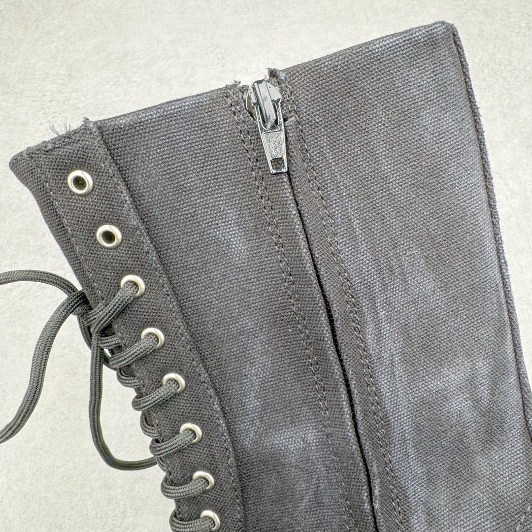 图片[12]-＃GD广顶 Balenciaga Stomper 巴黎世家帆布拉链圆头德比靴鞋 原版购入开发 做货 极致做旧 巴黎世家做旧的款式百分之90都是好看的 这双靴子也不例外 破旧风格 双层材质 外层粗帆布做了磨损和褪色处理 内层做了透气网状里布 比较惊艳的是鞋底和鞋侧橡胶 原版定制进口做旧帆布 原版进口透气网里 原版开模橡胶大底 增高底厚5CM超显大长腿NCC 尺码： 39 40 41 42 43 44 45-选品中心