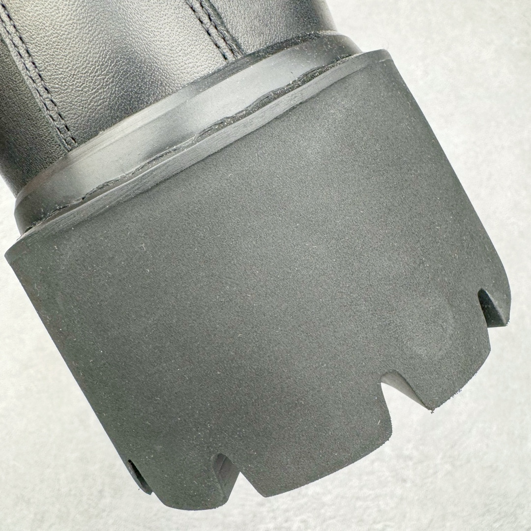 图片[16]-＃GD广顶 Balenciaga Stomper 巴黎世家牛皮拉链圆头德比靴鞋 原版购入开发 做货 极致做旧 巴黎世家做旧的款式百分之90都是好看的 这双靴子也不例外 破旧风格 双层材质 外层粗帆布做了磨损和褪色处理 内层做了透气网状里布 比较惊艳的是鞋底和鞋侧橡胶 原版定制进口做旧帆布 原版进口透气网里 原版开模橡胶大底 增高底厚5CM超显大长腿NCC 尺码： 39 40 41 42 43 44 45-选品中心