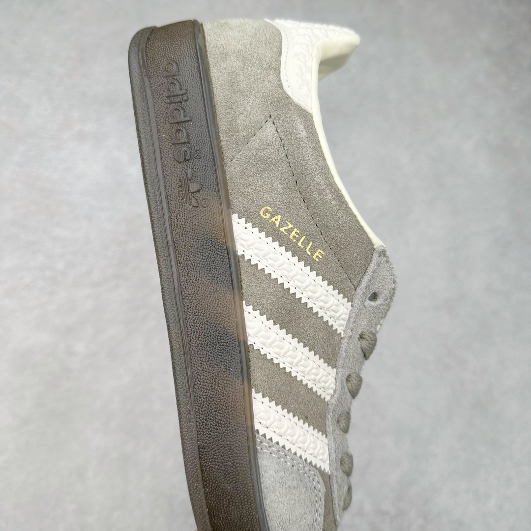 图片[6]-＃特价福利 AD Gazelle Indoor Trainers 羚羊内训系列低帮复古百搭休闲运动德训风板鞋 90年代经典的复刻版！自60年代以足球训练鞋面世以来,Gazelle就以其经典设计席卷全球。1991年版本的复刻,再造经典Gazelle。采用皮革打造,搭配浊色细节,让这款经典更加简约。尺码：36 36⅔ 37⅓ 38 38⅔ 39⅓ 40 40⅔ 41⅓ 42 42⅔ 43⅓ 44 44 ⅔ 45-选品中心