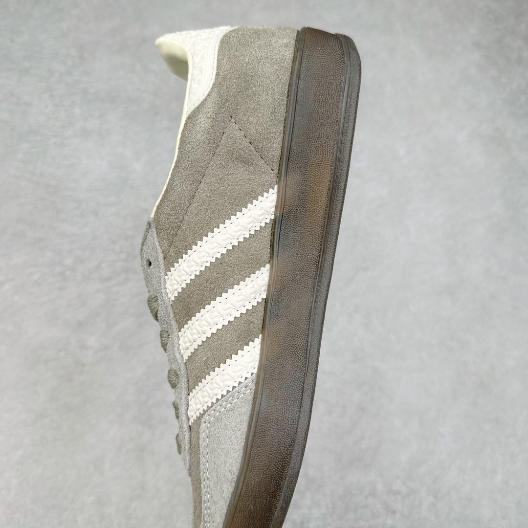 图片[7]-＃特价福利 AD Gazelle Indoor Trainers 羚羊内训系列低帮复古百搭休闲运动德训风板鞋 90年代经典的复刻版！自60年代以足球训练鞋面世以来,Gazelle就以其经典设计席卷全球。1991年版本的复刻,再造经典Gazelle。采用皮革打造,搭配浊色细节,让这款经典更加简约。尺码：36 36⅔ 37⅓ 38 38⅔ 39⅓ 40 40⅔ 41⅓ 42 42⅔ 43⅓ 44 44 ⅔ 45-选品中心