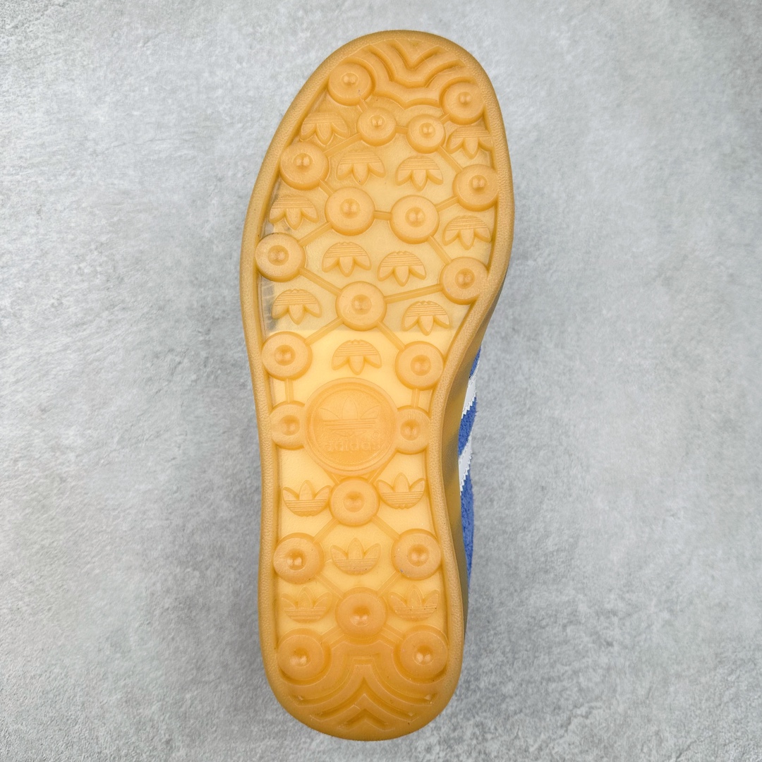 图片[9]-＃特价福利 AD Gazelle Indoor Trainers 羚羊内训系列低帮复古百搭休闲运动德训风板鞋 90年代经典的复刻版！自60年代以足球训练鞋面世以来,Gazelle就以其经典设计席卷全球。1991年版本的复刻,再造经典Gazelle。采用皮革打造,搭配浊色细节,让这款经典更加简约。尺码：36 36⅔ 37⅓ 38 38⅔ 39⅓ 40 40⅔ 41⅓ 42 42⅔ 43⅓ 44 44 ⅔ 45-选品中心