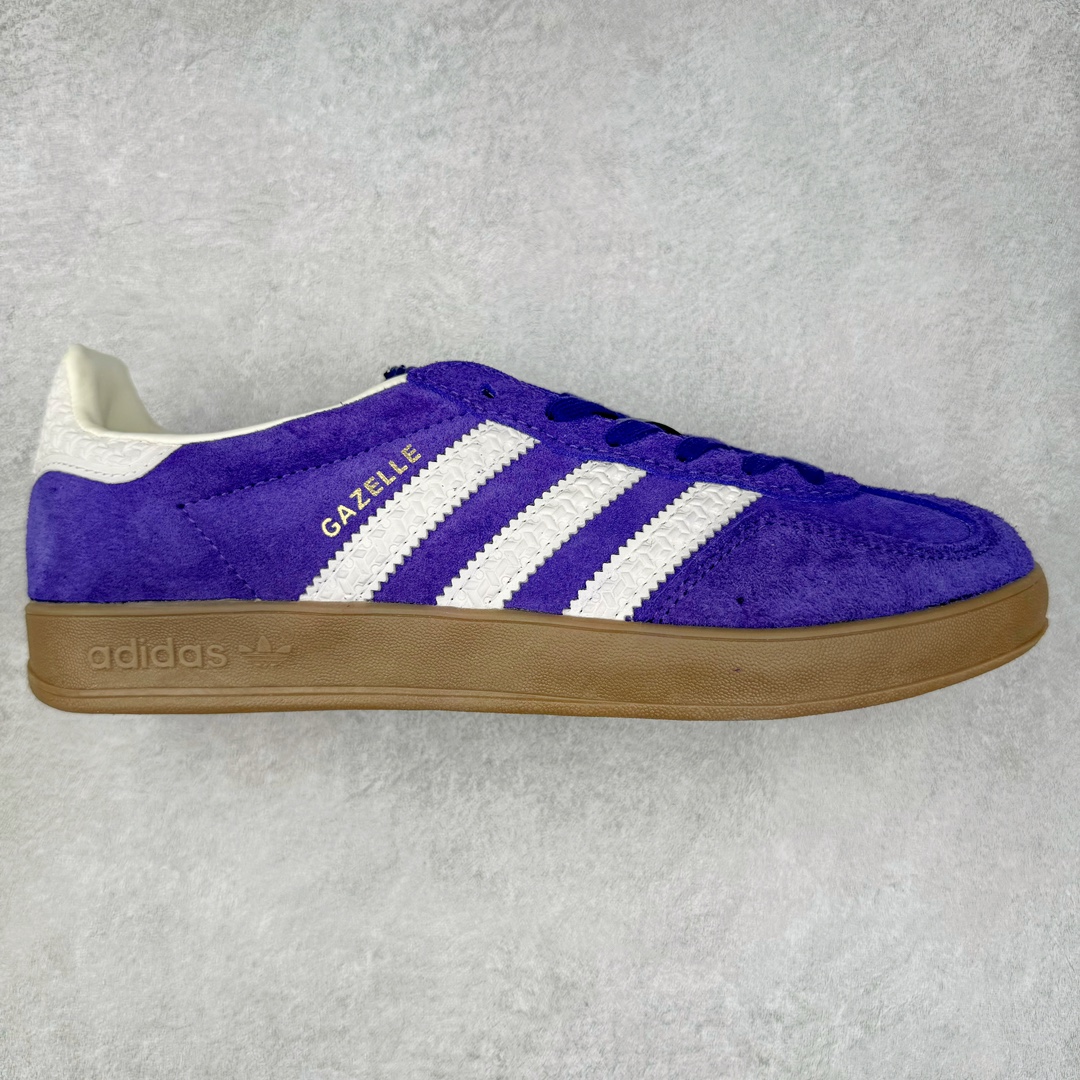 ＃特价福利 AD Gazelle Indoor Trainers 羚羊内训系列低帮复古百搭休闲运动德训风板鞋 90年代经典的复刻版！自60年代以足球训练鞋面世以来,Gazelle就以其经典设计席卷全球。1991年版本的复刻,再造经典Gazelle。采用皮革打造,搭配浊色细节,让这款经典更加简约。尺码：36 36⅔ 37⅓ 38 38⅔ 39⅓ 40 40⅔ 41⅓ 42 42⅔ 43⅓ 44 44 ⅔ 45-选品中心