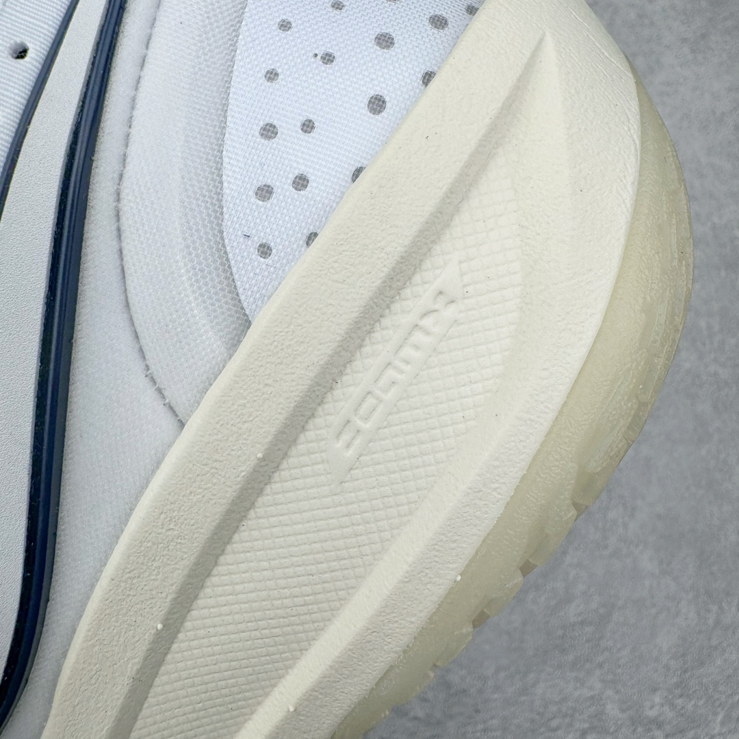 图片[19]-＃灭世/Max NK Air Zoom G.T.Cut 3 EP 实战系列篮球鞋 FZ5743-100 全新GT Cut 3.0 全掌搭载了 ZoomX 泡棉 使得整双鞋在缓震表现上可谓相当优秀 拥有着顶级科技配置的同时 颜值设计也非常可观 整体鞋型仍然保留了前低后高的设计 G.T. Cut 传统的突进极速突破的感觉 鞋头麂皮材质和 NK Flywire 飞线工艺 相对来说包裹感更好了 必备的TPU 支撑片 两侧 Swoosh 的透气孔设计 起到散热透气的作用 鞋舌采用类似跑鞋的半开叉式设计 搭配鞋带既可以提升包裹感 又降低了运动中鞋舌乱跑的可能性 鞋子内里填充相当厚实 避免掉跟 尺码：39 40 40.5 41 42 42.5 43 44 44.5 45 46-选品中心