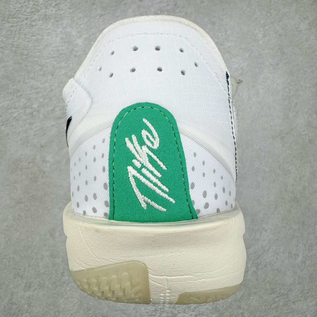 图片[8]-＃灭世/Max NK Air Zoom G.T.Cut 3 EP 实战系列篮球鞋 FZ5743-100 全新GT Cut 3.0 全掌搭载了 ZoomX 泡棉 使得整双鞋在缓震表现上可谓相当优秀 拥有着顶级科技配置的同时 颜值设计也非常可观 整体鞋型仍然保留了前低后高的设计 G.T. Cut 传统的突进极速突破的感觉 鞋头麂皮材质和 NK Flywire 飞线工艺 相对来说包裹感更好了 必备的TPU 支撑片 两侧 Swoosh 的透气孔设计 起到散热透气的作用 鞋舌采用类似跑鞋的半开叉式设计 搭配鞋带既可以提升包裹感 又降低了运动中鞋舌乱跑的可能性 鞋子内里填充相当厚实 避免掉跟 尺码：39 40 40.5 41 42 42.5 43 44 44.5 45 46-选品中心