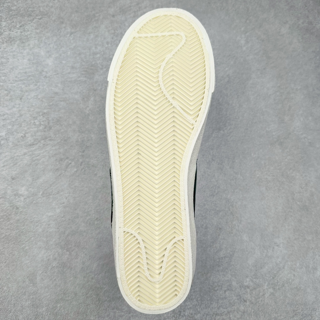 图片[9]-＃奥莱Zp订单福利 NK Blazer Low \’1977 VNTG SS 经典开拓者低帮百搭休闲运动板鞋 独家渠道 市面未流通批次 奥莱直播间499 599一样的东西 碾压市面现存所有版本 公司一样的东西 超值回馈 帮你省钱 支持各种鉴定 采用环保材料的大底 独特的鞋面连者鞋底印刷 演绎出了这个配色的独特风格 眼前的新设计选用皮质 配出当下流行的阴阳元素 呈现属于现代潮流的美感 尺码：35.5 36 36.5 37.5 38 38.5 39 40 40.5 41 42 42.5 43 44 44.5 45-选品中心