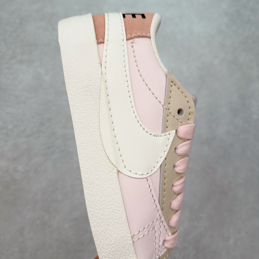 图片[6]-＃奥莱Zp订单福利 NK Blazer Low \’1977 VNTG SS 经典开拓者低帮百搭休闲运动板鞋 独家渠道 市面未流通批次 奥莱直播间499 599一样的东西 碾压市面现存所有版本 公司一样的东西 超值回馈 帮你省钱 支持各种鉴定 采用环保材料的大底 独特的鞋面连者鞋底印刷 演绎出了这个配色的独特风格 眼前的新设计选用皮质 配出当下流行的阴阳元素 呈现属于现代潮流的美感 尺码：35.5 36 36.5 37.5 38 38.5 39 40 40.5 41 42 42.5 43 44 44.5 45-选品中心