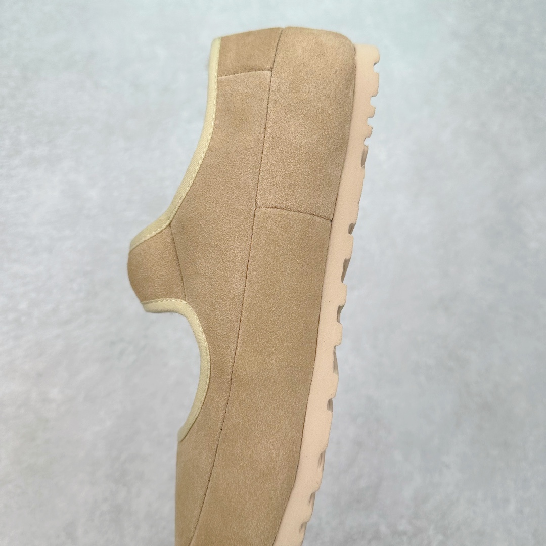 图片[7]-UGG 5215 玛丽珍 穆勒拖鞋 1.5CM薄底 女款 小红书爆款 广州外贸大厂生产 鞋头到鞋垫真羊皮毛一体 独立外盒包装 工艺 区别市面任何版本 1.5Ccm薄底 独立原版开发大底 羊绒鞋垫 冬季保暖外出 家居都是很适合的选择 今年uug推出款式系列 局部偏向年轻消费者喜好 也走到时尚潮流穿搭的前沿 鞋身材质 翻毛皮鞋面 17毫米UGGPURE™植入式羊毛内底 轻便防滑舒适橡胶外底 带有品牌LOGO商标 带全套包装 尺码：35 36 37 38 39 40-选品中心