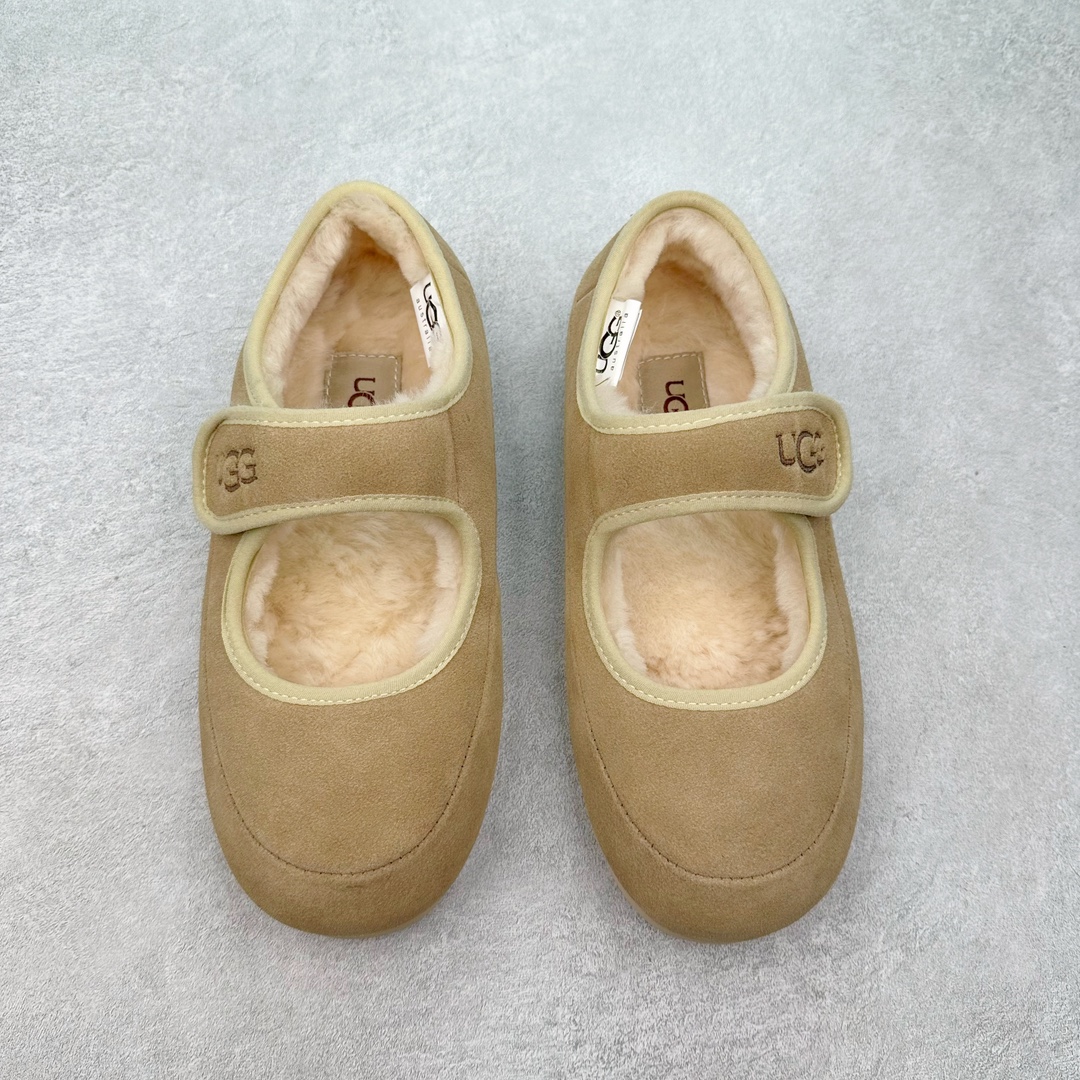 图片[2]-UGG 5215 玛丽珍 穆勒拖鞋 1.5CM薄底 女款 小红书爆款 广州外贸大厂生产 鞋头到鞋垫真羊皮毛一体 独立外盒包装 工艺 区别市面任何版本 1.5Ccm薄底 独立原版开发大底 羊绒鞋垫 冬季保暖外出 家居都是很适合的选择 今年uug推出款式系列 局部偏向年轻消费者喜好 也走到时尚潮流穿搭的前沿 鞋身材质 翻毛皮鞋面 17毫米UGGPURE™植入式羊毛内底 轻便防滑舒适橡胶外底 带有品牌LOGO商标 带全套包装 尺码：35 36 37 38 39 40-选品中心