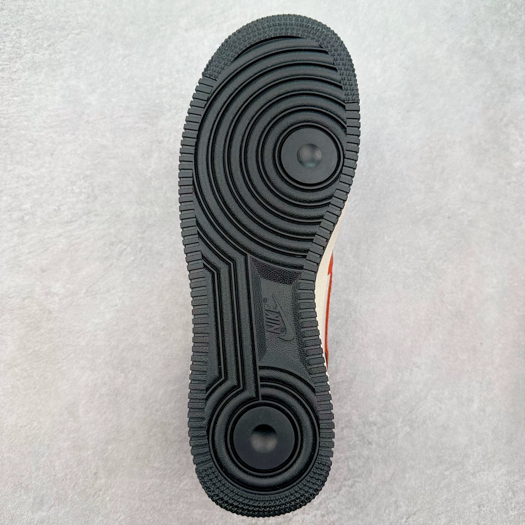 图片[9]-NK Air Force 1´07 Low 空军一号低帮百搭休闲运动板鞋 ZH0316-049 柔软、弹性十足的缓震性能和出色的中底设计 横跨复古与现代的外型结合 造就出风靡全球 三十多年的Force 1 直到今天还深受青睐 尺码：36 36.5 37.5 38 38.5 39 40 40.5 41 42 42.5 43 44 44.5 45-选品中心