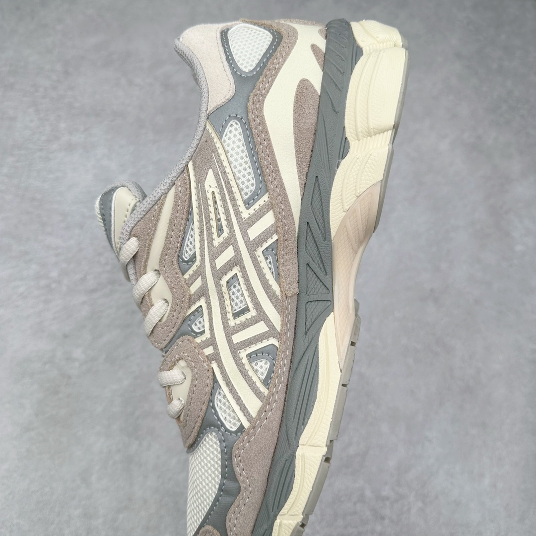 图片[7]-Asics GEL-NYC 亚瑟士防滑耐磨透气低帮运动休闲鞋 GEL-NYC™ 运动鞋的灵感源自传统和现代高性能跑步风格 其鞋面结构参考了 2000 年代初的 GEL-NIMBUS™ 3 鞋 并将其与 MC-PLUS V 设计中的各种装饰融为一体 该工装通过使用 GEL-CUMULUS® 16 鞋的工装系统来对比鞋面的复古风格 通过轻质泡沫和 GEL® 技术嵌入物的结合 这种中底结构有助于创造先进的脚底舒适度 尺码：36 37 37.5 38 39 40.5 41.5 42 42.5 43.5 44 45-选品中心