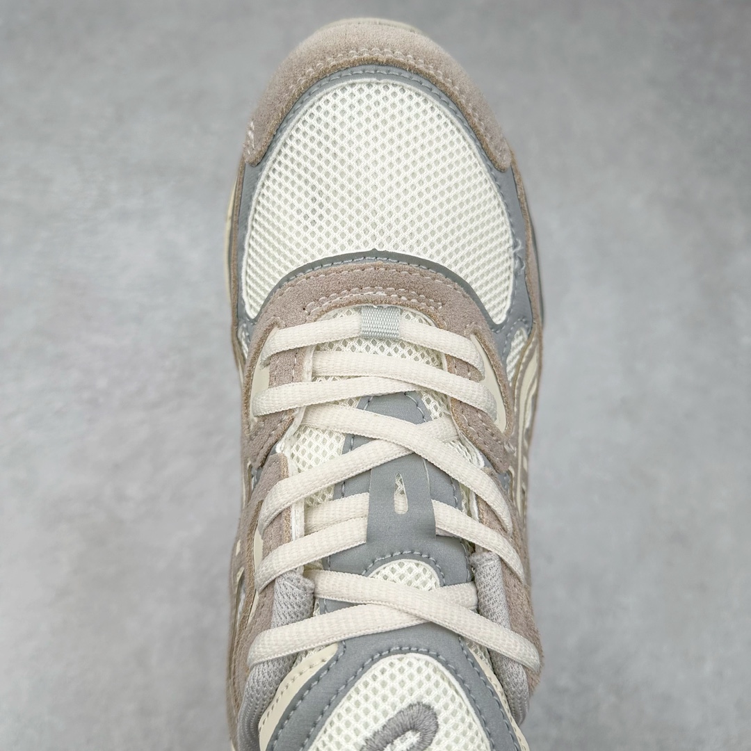 图片[4]-Asics GEL-NYC 亚瑟士防滑耐磨透气低帮运动休闲鞋 GEL-NYC™ 运动鞋的灵感源自传统和现代高性能跑步风格 其鞋面结构参考了 2000 年代初的 GEL-NIMBUS™ 3 鞋 并将其与 MC-PLUS V 设计中的各种装饰融为一体 该工装通过使用 GEL-CUMULUS® 16 鞋的工装系统来对比鞋面的复古风格 通过轻质泡沫和 GEL® 技术嵌入物的结合 这种中底结构有助于创造先进的脚底舒适度 尺码：36 37 37.5 38 39 40.5 41.5 42 42.5 43.5 44 45-选品中心