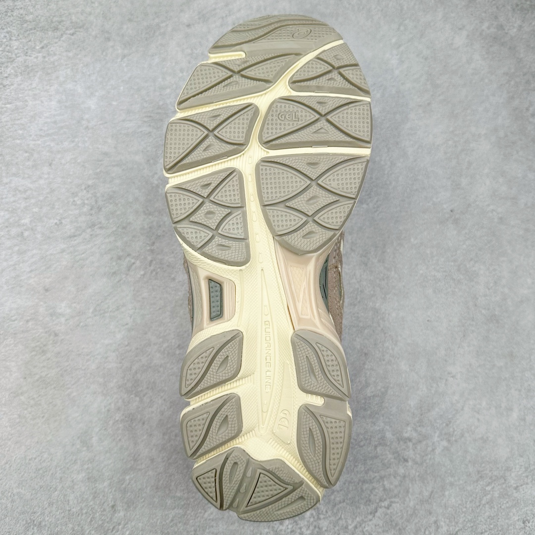 图片[9]-Asics GEL-NYC 亚瑟士防滑耐磨透气低帮运动休闲鞋 GEL-NYC™ 运动鞋的灵感源自传统和现代高性能跑步风格 其鞋面结构参考了 2000 年代初的 GEL-NIMBUS™ 3 鞋 并将其与 MC-PLUS V 设计中的各种装饰融为一体 该工装通过使用 GEL-CUMULUS® 16 鞋的工装系统来对比鞋面的复古风格 通过轻质泡沫和 GEL® 技术嵌入物的结合 这种中底结构有助于创造先进的脚底舒适度 尺码：36 37 37.5 38 39 40.5 41.5 42 42.5 43.5 44 45-选品中心