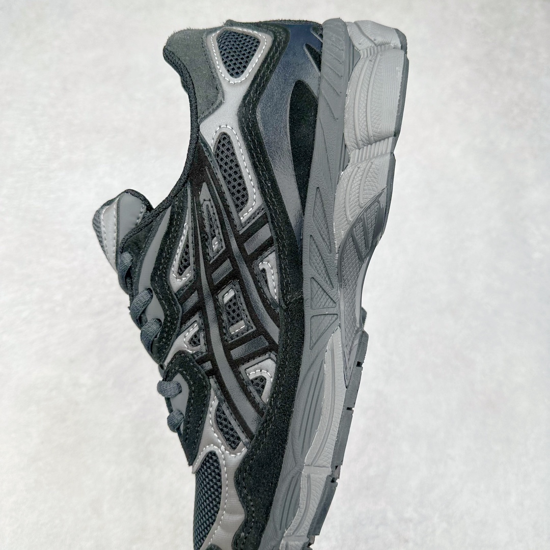 图片[7]-Asics GEL-NYC 亚瑟士防滑耐磨透气低帮运动休闲鞋 GEL-NYC™ 运动鞋的灵感源自传统和现代高性能跑步风格 其鞋面结构参考了 2000 年代初的 GEL-NIMBUS™ 3 鞋 并将其与 MC-PLUS V 设计中的各种装饰融为一体 该工装通过使用 GEL-CUMULUS® 16 鞋的工装系统来对比鞋面的复古风格 通过轻质泡沫和 GEL® 技术嵌入物的结合 这种中底结构有助于创造先进的脚底舒适度 尺码：36 37 37.5 38 39 40.5 41.5 42 42.5 43.5 44 45-选品中心