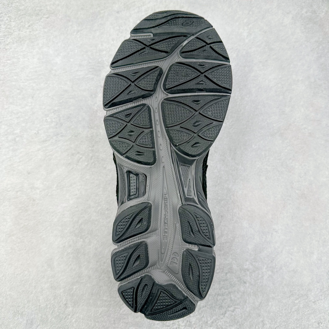 图片[9]-Asics GEL-NYC 亚瑟士防滑耐磨透气低帮运动休闲鞋 GEL-NYC™ 运动鞋的灵感源自传统和现代高性能跑步风格 其鞋面结构参考了 2000 年代初的 GEL-NIMBUS™ 3 鞋 并将其与 MC-PLUS V 设计中的各种装饰融为一体 该工装通过使用 GEL-CUMULUS® 16 鞋的工装系统来对比鞋面的复古风格 通过轻质泡沫和 GEL® 技术嵌入物的结合 这种中底结构有助于创造先进的脚底舒适度 尺码：36 37 37.5 38 39 40.5 41.5 42 42.5 43.5 44 45-选品中心