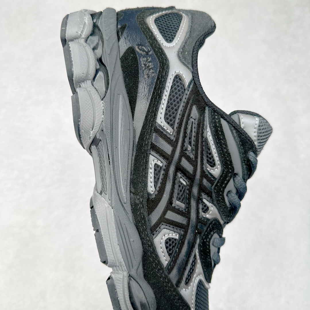 图片[6]-Asics GEL-NYC 亚瑟士防滑耐磨透气低帮运动休闲鞋 GEL-NYC™ 运动鞋的灵感源自传统和现代高性能跑步风格 其鞋面结构参考了 2000 年代初的 GEL-NIMBUS™ 3 鞋 并将其与 MC-PLUS V 设计中的各种装饰融为一体 该工装通过使用 GEL-CUMULUS® 16 鞋的工装系统来对比鞋面的复古风格 通过轻质泡沫和 GEL® 技术嵌入物的结合 这种中底结构有助于创造先进的脚底舒适度 尺码：36 37 37.5 38 39 40.5 41.5 42 42.5 43.5 44 45-选品中心