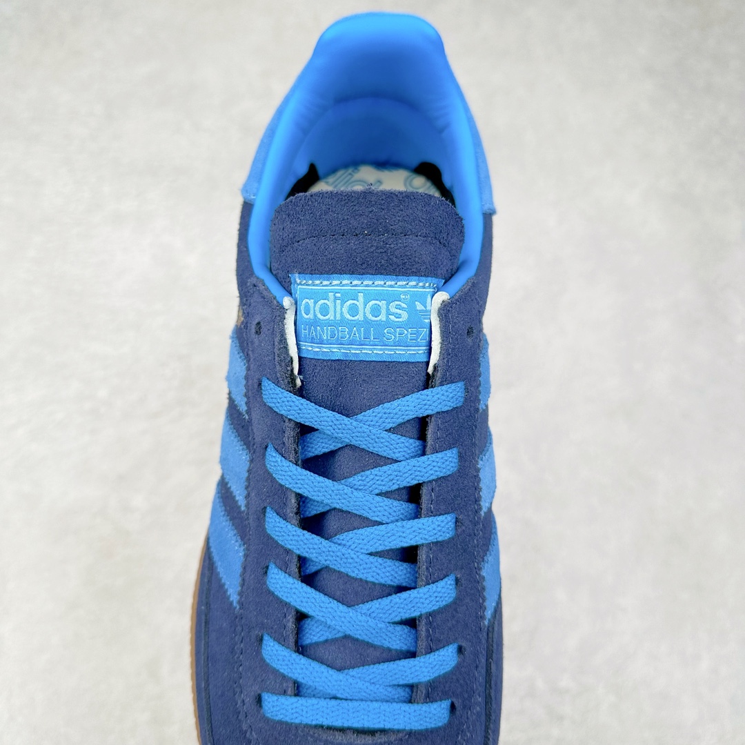 图片[5]-AD Originals Handball SPZL 手球运动员系列百搭休闲运动板鞋 IG1978 这款来自阿迪达斯的这款HANDBALL SPZL前身是一双手球运动鞋，这一次拿来复刻，所以鞋面的主要色彩选用了黑色， 鞋面外侧除了Spezial字母之外还有三叶草标志。Handball SPZL作为复古手球训练鞋与作为室内足球鞋的Samba有着异曲同工之处，但是质感更为出众的鞋身以及丰富的配色选择比起Samba来讲可以说是更胜一筹了！尺码：36 36⅔ 37⅓ 38 38⅔ 39⅓ 40 40⅔ 41⅓ 42 42⅔ 43⅓ 44 45-选品中心