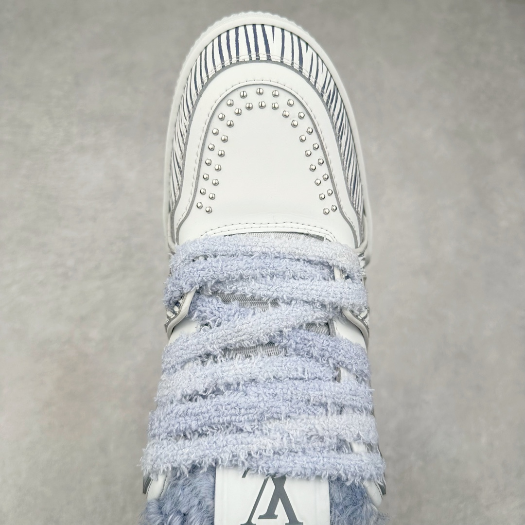 图片[4]-＃K纯原 Louis Vuitton Trainer lv时装走秀运动鞋 龙年限定配色 市场所有版本中综合最强的货品 GD实力大厂出品 全网最全配色更新最快 最成熟的做工稳定的品控 完美鞋型超高的清洁度 零毛边线头瑕疵 全套原楦原纸版原鞋开模 全网最具灵魂的版型 正确原装黄色鞋盒 正确中底印花 鞋面印花3D高频深度立体 全鞋电脑针车 紧密相连 针距密度一致 环保乳胶注塑鞋垫 厚度脚感还原原版 皮面裁剪部位 统一油边封口工艺 原装橡胶大底含胶量大底组合零偏差 专柜全套包装 防尘袋 说明书 质保卡 男女鞋 尺码：35 36 37 38 39 40 41 42 43 44 45-选品中心