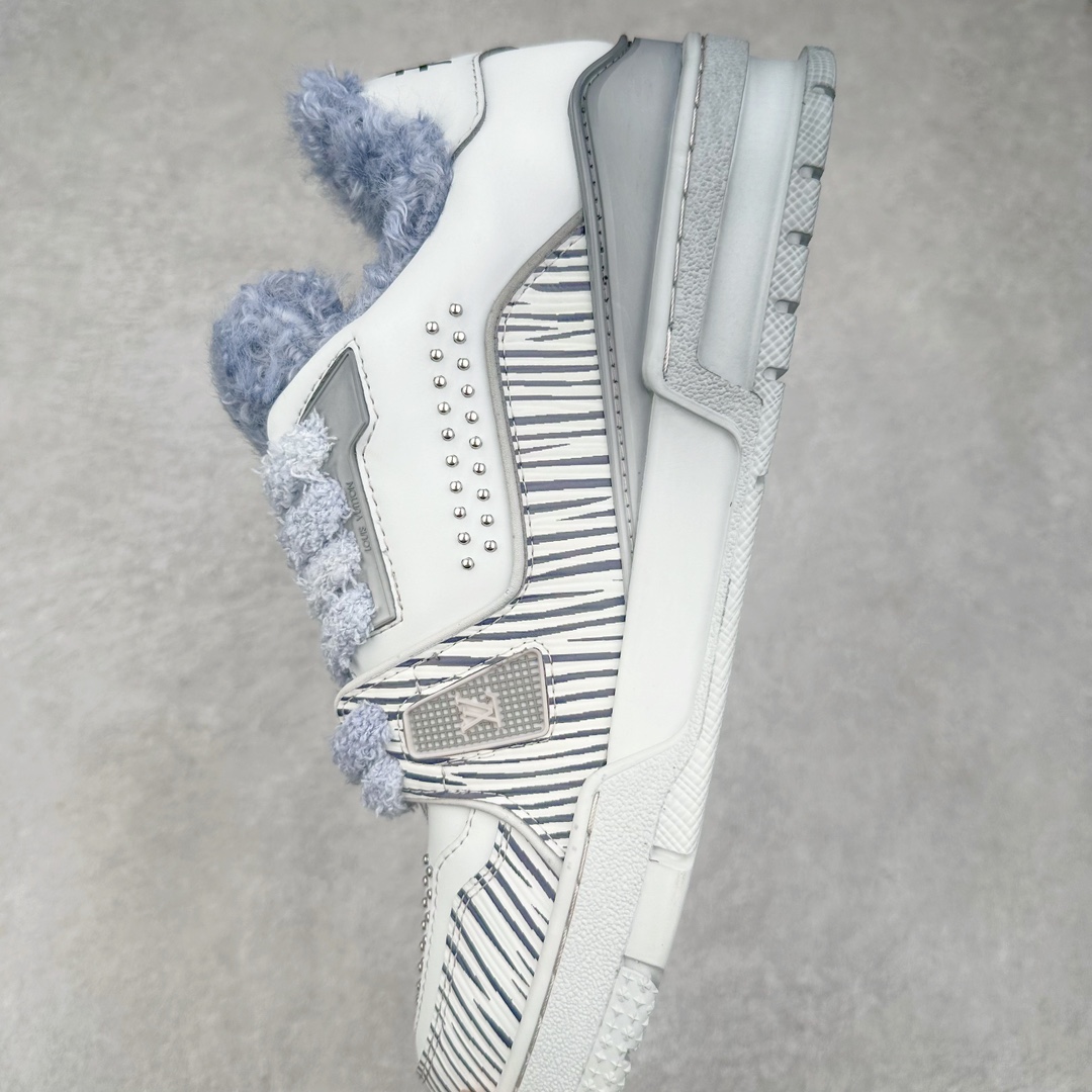 图片[7]-＃K纯原 Louis Vuitton Trainer lv时装走秀运动鞋 龙年限定配色 市场所有版本中综合最强的货品 GD实力大厂出品 全网最全配色更新最快 最成熟的做工稳定的品控 完美鞋型超高的清洁度 零毛边线头瑕疵 全套原楦原纸版原鞋开模 全网最具灵魂的版型 正确原装黄色鞋盒 正确中底印花 鞋面印花3D高频深度立体 全鞋电脑针车 紧密相连 针距密度一致 环保乳胶注塑鞋垫 厚度脚感还原原版 皮面裁剪部位 统一油边封口工艺 原装橡胶大底含胶量大底组合零偏差 专柜全套包装 防尘袋 说明书 质保卡 男女鞋 尺码：35 36 37 38 39 40 41 42 43 44 45-选品中心