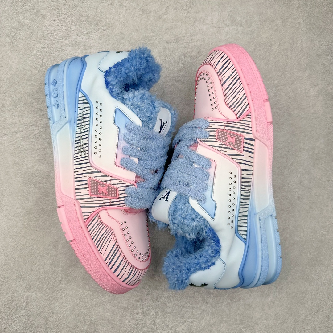 图片[3]-＃K纯原 Louis Vuitton Trainer lv时装走秀运动鞋 龙年限定配色 市场所有版本中综合最强的货品 GD实力大厂出品 全网最全配色更新最快 最成熟的做工稳定的品控 完美鞋型超高的清洁度 零毛边线头瑕疵 全套原楦原纸版原鞋开模 全网最具灵魂的版型 正确原装黄色鞋盒 正确中底印花 鞋面印花3D高频深度立体 全鞋电脑针车 紧密相连 针距密度一致 环保乳胶注塑鞋垫 厚度脚感还原原版 皮面裁剪部位 统一油边封口工艺 原装橡胶大底含胶量大底组合零偏差 专柜全套包装 防尘袋 说明书 质保卡 男女鞋 尺码：35 36 37 38 39 40 41 42 43 44 45-选品中心