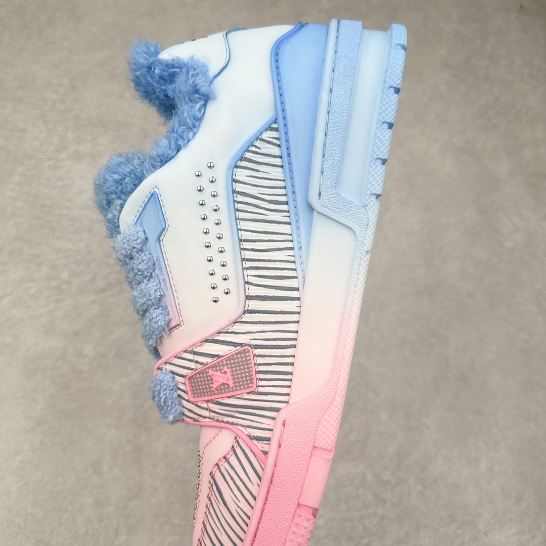 图片[7]-＃K纯原 Louis Vuitton Trainer lv时装走秀运动鞋 龙年限定配色 市场所有版本中综合最强的货品 GD实力大厂出品 全网最全配色更新最快 最成熟的做工稳定的品控 完美鞋型超高的清洁度 零毛边线头瑕疵 全套原楦原纸版原鞋开模 全网最具灵魂的版型 正确原装黄色鞋盒 正确中底印花 鞋面印花3D高频深度立体 全鞋电脑针车 紧密相连 针距密度一致 环保乳胶注塑鞋垫 厚度脚感还原原版 皮面裁剪部位 统一油边封口工艺 原装橡胶大底含胶量大底组合零偏差 专柜全套包装 防尘袋 说明书 质保卡 男女鞋 尺码：35 36 37 38 39 40 41 42 43 44 45-选品中心