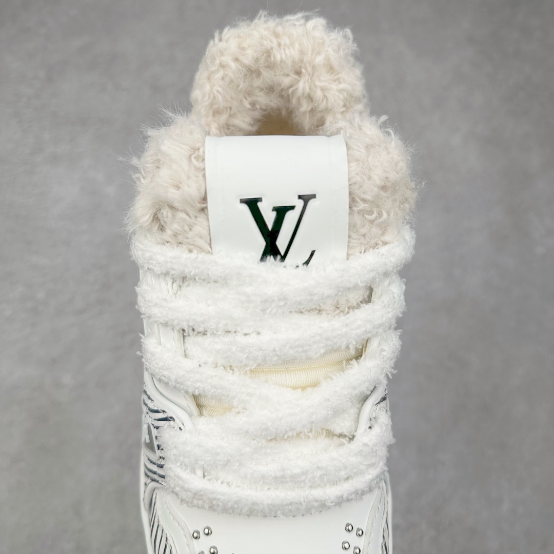 图片[5]-＃K纯原 Louis Vuitton Trainer lv时装走秀运动鞋 龙年限定配色 市场所有版本中综合最强的货品 GD实力大厂出品 全网最全配色更新最快 最成熟的做工稳定的品控 完美鞋型超高的清洁度 零毛边线头瑕疵 全套原楦原纸版原鞋开模 全网最具灵魂的版型 正确原装黄色鞋盒 正确中底印花 鞋面印花3D高频深度立体 全鞋电脑针车 紧密相连 针距密度一致 环保乳胶注塑鞋垫 厚度脚感还原原版 皮面裁剪部位 统一油边封口工艺 原装橡胶大底含胶量大底组合零偏差 专柜全套包装 防尘袋 说明书 质保卡 男女鞋 尺码：35 36 37 38 39 40 41 42 43 44 45-选品中心