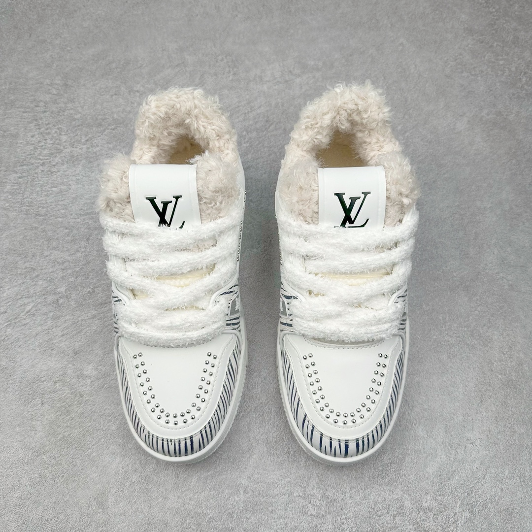 图片[2]-＃K纯原 Louis Vuitton Trainer lv时装走秀运动鞋 龙年限定配色 市场所有版本中综合最强的货品 GD实力大厂出品 全网最全配色更新最快 最成熟的做工稳定的品控 完美鞋型超高的清洁度 零毛边线头瑕疵 全套原楦原纸版原鞋开模 全网最具灵魂的版型 正确原装黄色鞋盒 正确中底印花 鞋面印花3D高频深度立体 全鞋电脑针车 紧密相连 针距密度一致 环保乳胶注塑鞋垫 厚度脚感还原原版 皮面裁剪部位 统一油边封口工艺 原装橡胶大底含胶量大底组合零偏差 专柜全套包装 防尘袋 说明书 质保卡 男女鞋 尺码：35 36 37 38 39 40 41 42 43 44 45-选品中心