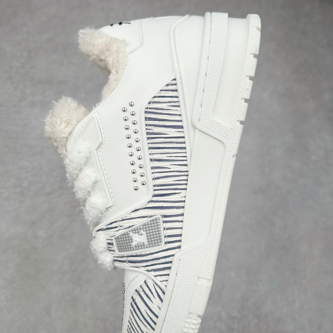 图片[7]-＃K纯原 Louis Vuitton Trainer lv时装走秀运动鞋 龙年限定配色 市场所有版本中综合最强的货品 GD实力大厂出品 全网最全配色更新最快 最成熟的做工稳定的品控 完美鞋型超高的清洁度 零毛边线头瑕疵 全套原楦原纸版原鞋开模 全网最具灵魂的版型 正确原装黄色鞋盒 正确中底印花 鞋面印花3D高频深度立体 全鞋电脑针车 紧密相连 针距密度一致 环保乳胶注塑鞋垫 厚度脚感还原原版 皮面裁剪部位 统一油边封口工艺 原装橡胶大底含胶量大底组合零偏差 专柜全套包装 防尘袋 说明书 质保卡 男女鞋 尺码：35 36 37 38 39 40 41 42 43 44 45-选品中心