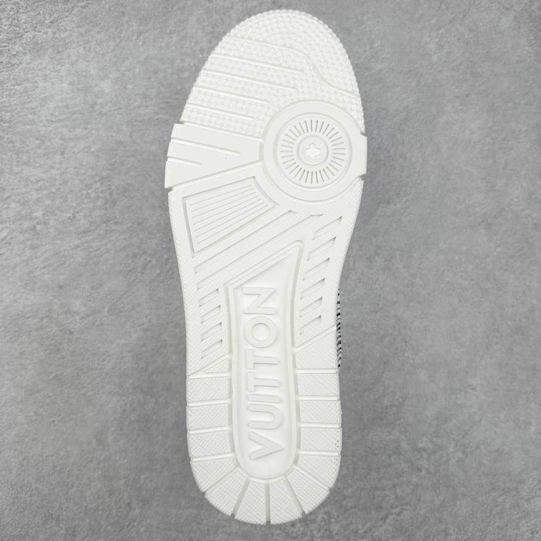 图片[9]-＃K纯原 Louis Vuitton Trainer lv时装走秀运动鞋 龙年限定配色 市场所有版本中综合最强的货品 GD实力大厂出品 全网最全配色更新最快 最成熟的做工稳定的品控 完美鞋型超高的清洁度 零毛边线头瑕疵 全套原楦原纸版原鞋开模 全网最具灵魂的版型 正确原装黄色鞋盒 正确中底印花 鞋面印花3D高频深度立体 全鞋电脑针车 紧密相连 针距密度一致 环保乳胶注塑鞋垫 厚度脚感还原原版 皮面裁剪部位 统一油边封口工艺 原装橡胶大底含胶量大底组合零偏差 专柜全套包装 防尘袋 说明书 质保卡 男女鞋 尺码：35 36 37 38 39 40 41 42 43 44 45-选品中心