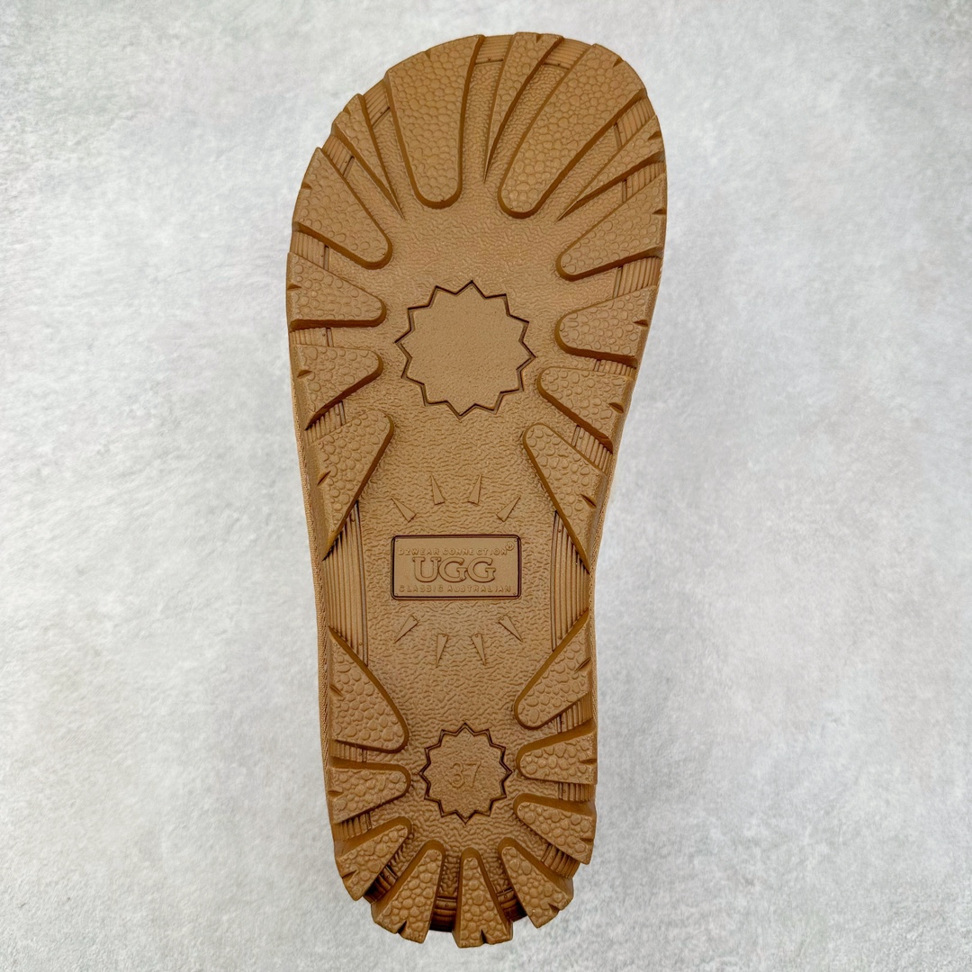 图片[9]-UGG Premium Chloe Fluffy Slippers 系列低帮时尚百搭舒适保暖休闲渔夫便鞋#升级原楦原纸版开发版型#采用TPU模压定型固色翻毛皮与羊毛厚绒鞋面材质#内嵌人造卷曲羊毛毛绒里衬和鞋垫,保暖锁热#选用17毫米UGGPURE™ 植入式羊毛里衬与可拆卸的UGGPURE™ 植入式羊毛鞋垫#Treadlite轻翼科技外底-优质的防滑,耐磨性,和良好的弹性 尺码：35-40-选品中心