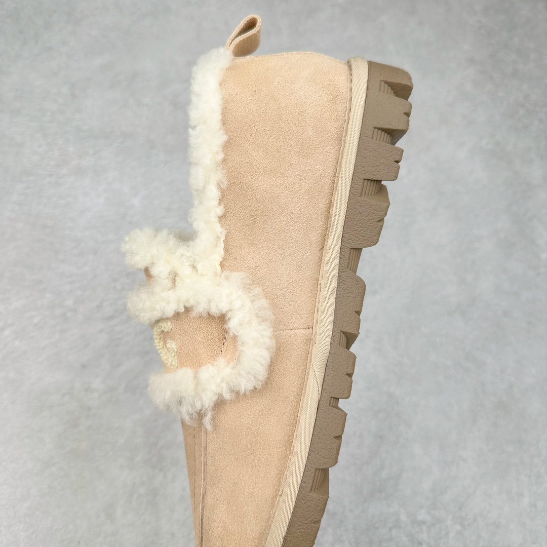图片[7]-UGG Premium Chloe Fluffy Slippers 系列低帮时尚百搭舒适保暖休闲渔夫便鞋#升级原楦原纸版开发版型#采用TPU模压定型固色翻毛皮与羊毛厚绒鞋面材质#内嵌人造卷曲羊毛毛绒里衬和鞋垫,保暖锁热#选用17毫米UGGPURE™ 植入式羊毛里衬与可拆卸的UGGPURE™ 植入式羊毛鞋垫#Treadlite轻翼科技外底-优质的防滑,耐磨性,和良好的弹性 尺码：35-40-选品中心