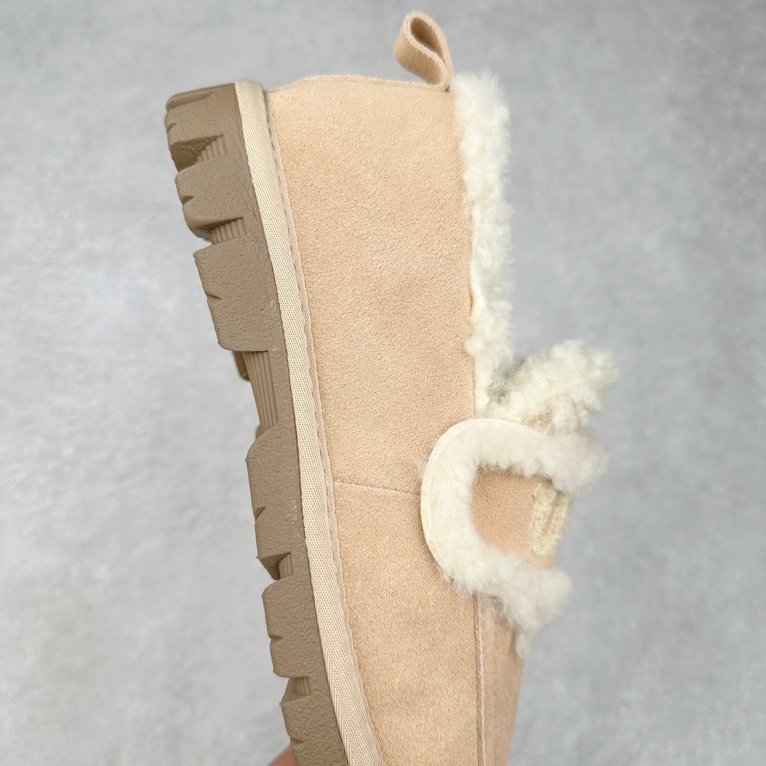 图片[6]-UGG Premium Chloe Fluffy Slippers 系列低帮时尚百搭舒适保暖休闲渔夫便鞋#升级原楦原纸版开发版型#采用TPU模压定型固色翻毛皮与羊毛厚绒鞋面材质#内嵌人造卷曲羊毛毛绒里衬和鞋垫,保暖锁热#选用17毫米UGGPURE™ 植入式羊毛里衬与可拆卸的UGGPURE™ 植入式羊毛鞋垫#Treadlite轻翼科技外底-优质的防滑,耐磨性,和良好的弹性 尺码：35-40-选品中心