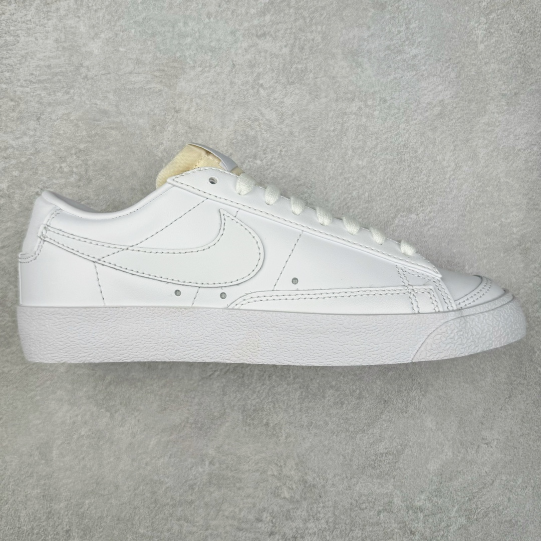 ＃奥莱Zp订单福利 NK Blazer Low \’1977 VNTG SS 经典开拓者低帮百搭休闲运动板鞋 独家渠道 市面未流通批次 奥莱直播间499 599一样的东西 碾压市面现存所有版本 公司一样的东西 超值回馈 帮你省钱 支持各种鉴定 采用环保材料的大底 独特的鞋面连者鞋底印刷 演绎出了这个配色的独特风格 眼前的新设计选用皮质 配出当下流行的阴阳元素 呈现属于现代潮流的美感 尺码：35.5 36 36.5 37.5 38 38.5 39 40 40.5 41 42 42.5 43 44 44.5 45-选品中心