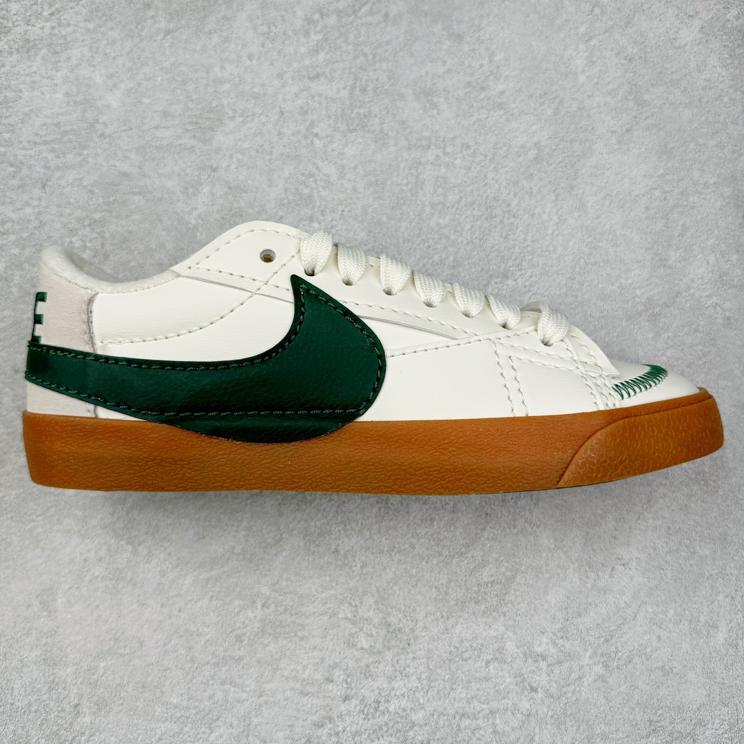 ＃奥莱Zp订单福利 NK Blazer Low \'1977 VNTG SS 经典开拓者低帮百搭休闲运动板鞋 独家渠道 市面未流通批次 奥莱直播间499 599一样的东西 碾压市面现存所有版本 公司一样的东西 超值回馈 帮你省钱 支持各种鉴定 采用环保材料的大底 独特的鞋面连者鞋底印刷 演绎出了这个配色的独特风格 眼前的新设计选用皮质 配出当下流行的阴阳元素 呈现属于现代潮流的美感 尺码：35.5 36 36.5 37.5 38 38.5 39 40 40.5 41 42 42.5 43 44 44.5 45-选品中心